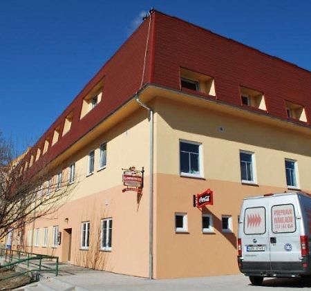 Penzion Mova Kadaň Εξωτερικό φωτογραφία